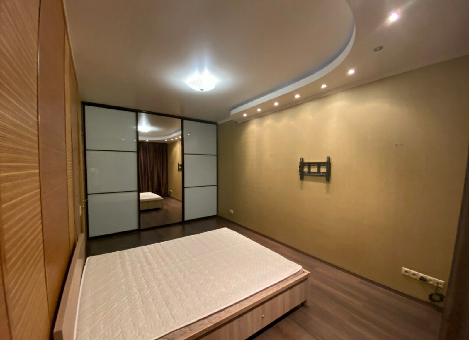 Аренда 2-комнатной квартиры 75 м², Космическая ул., 9а