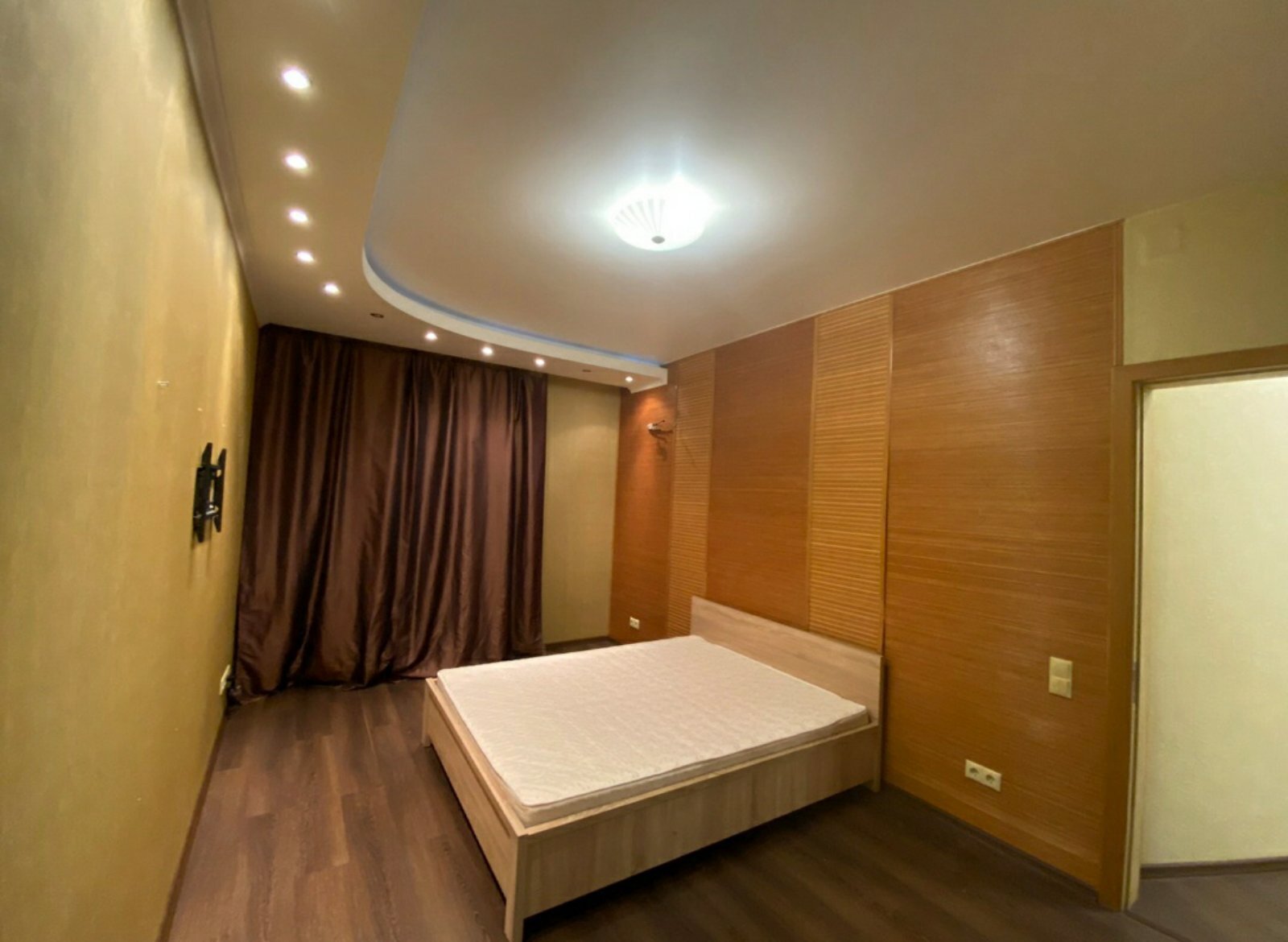Аренда 2-комнатной квартиры 75 м², Космическая ул., 9а