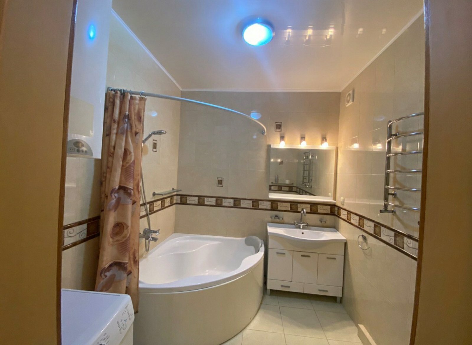 Аренда 2-комнатной квартиры 75 м², Космическая ул., 9а