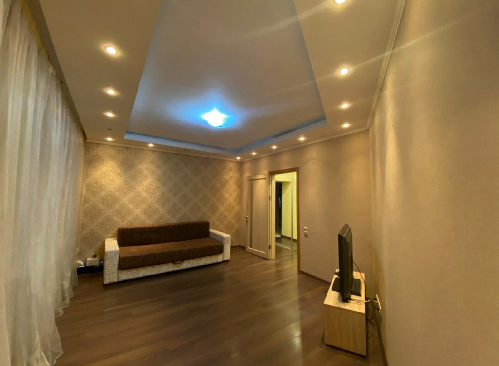 Аренда 2-комнатной квартиры 75 м², Космическая ул., 9а