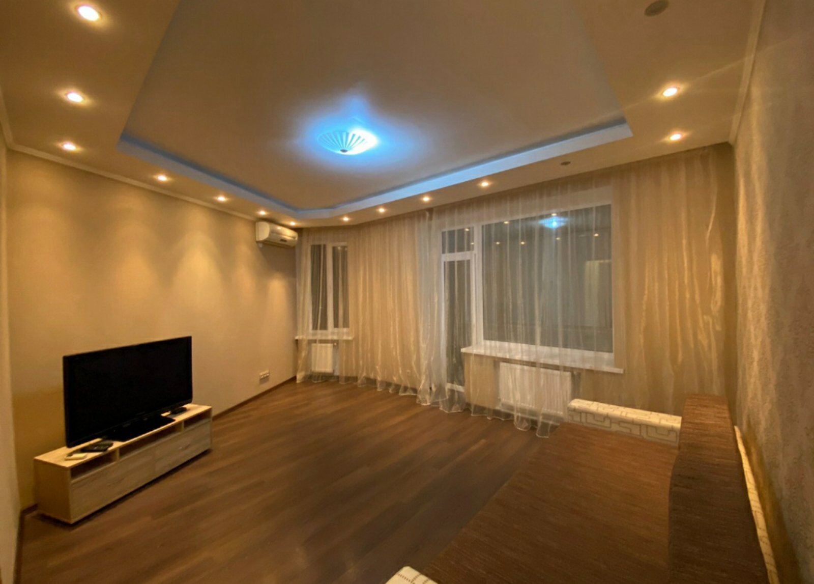 Аренда 2-комнатной квартиры 75 м², Космическая ул., 9а