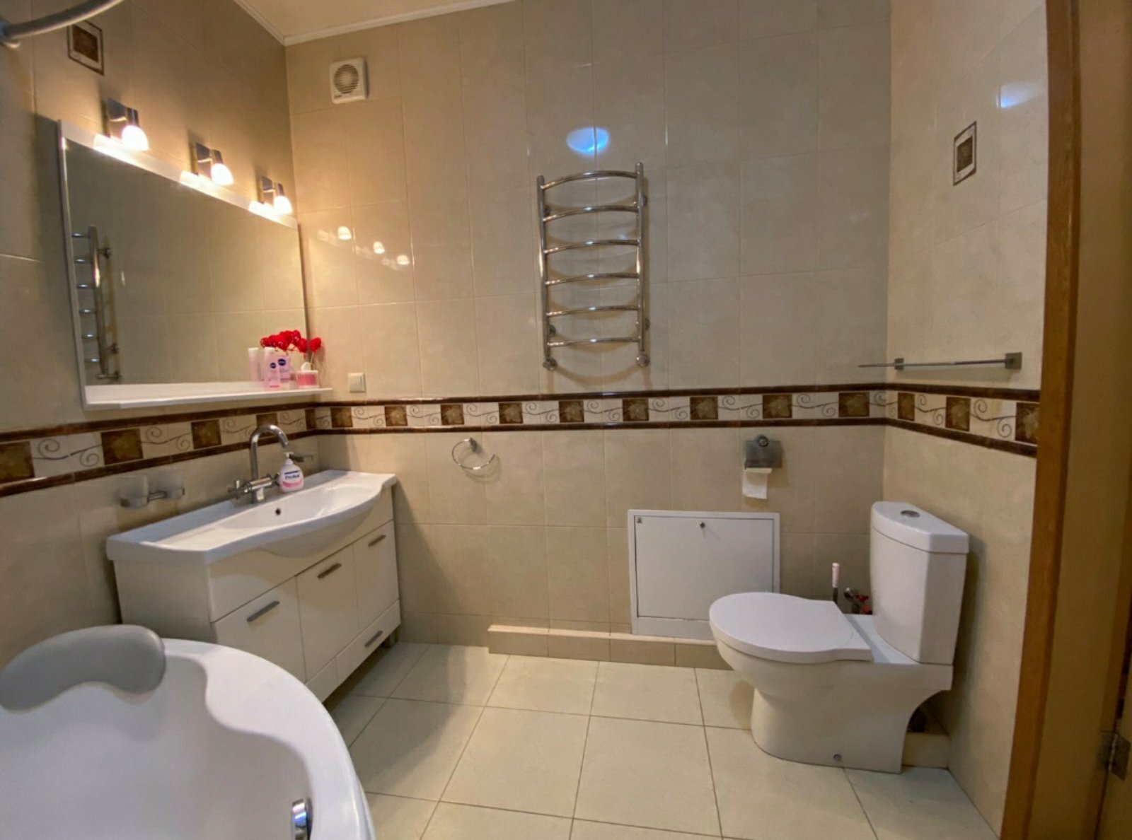 Аренда 2-комнатной квартиры 75 м², Космическая ул., 9а