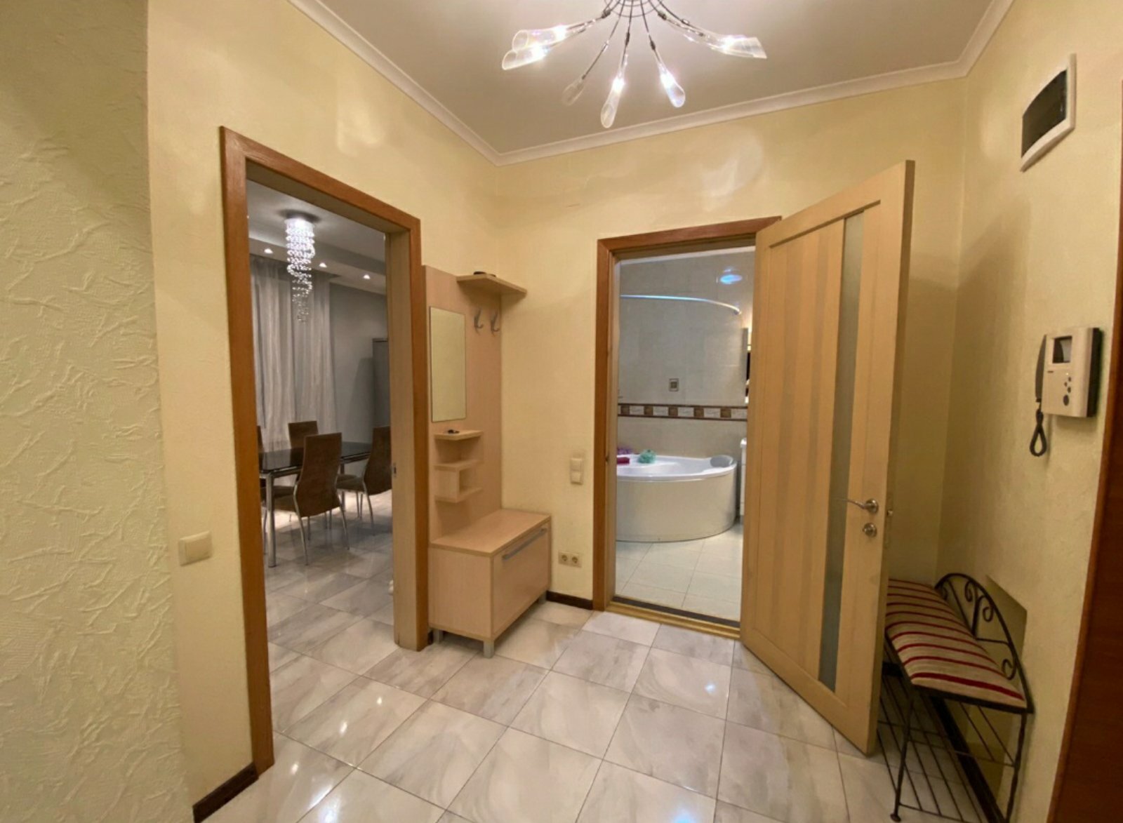 Аренда 2-комнатной квартиры 75 м², Космическая ул., 9а