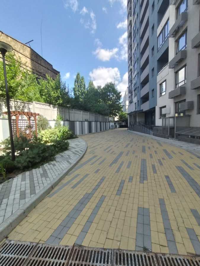 Продаж 2-кімнатної квартири 50 м², Шолуденка вул., 1А