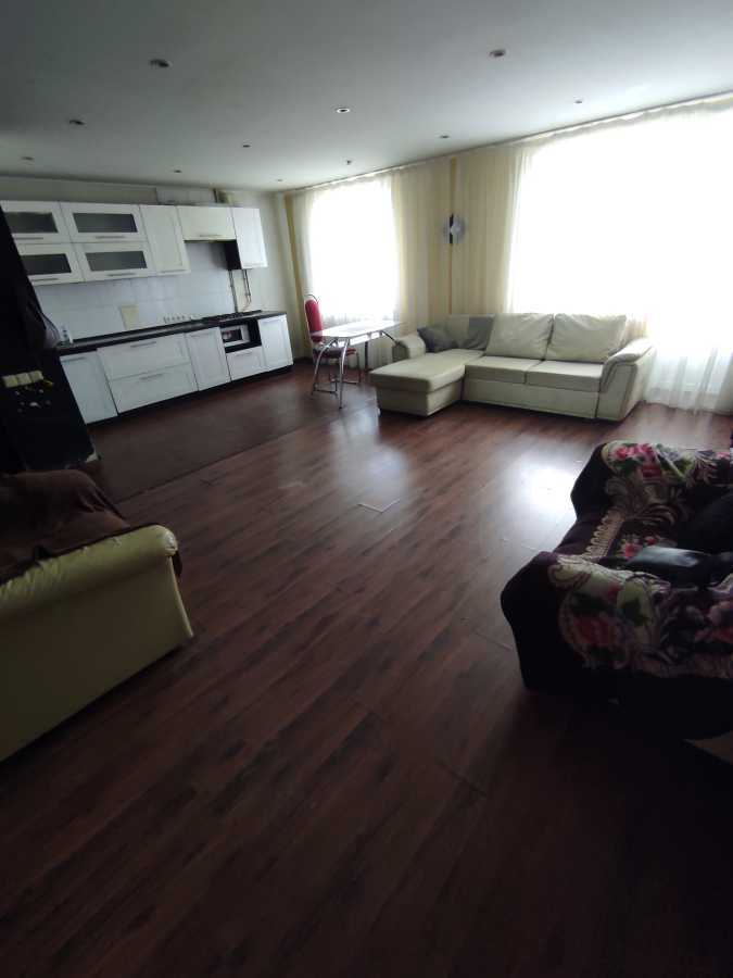 Продажа 3-комнатной квартиры 73 м², Александра Поля просп., 42