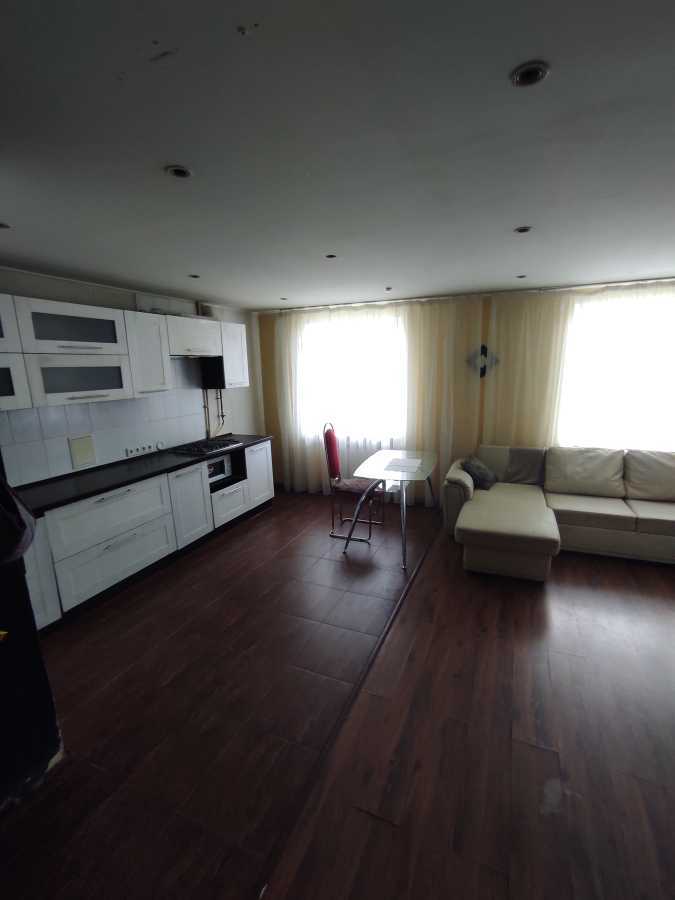Продажа 3-комнатной квартиры 73 м², Александра Поля просп., 42