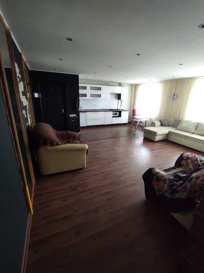 Продажа 3-комнатной квартиры 73 м², Александра Поля просп., 42