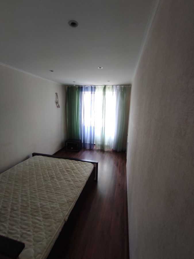 Продажа 3-комнатной квартиры 73 м², Александра Поля просп., 42