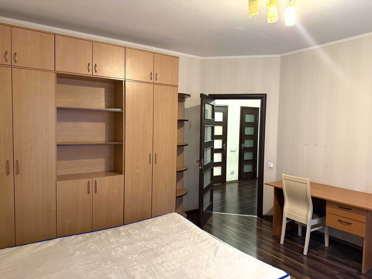 Продаж 2-кімнатної квартири 52 м², Сирецька вул., 32