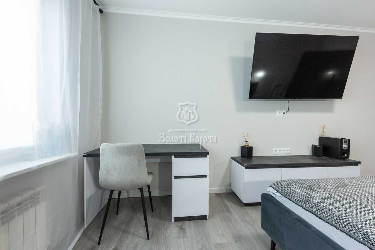 Продаж 3-кімнатної квартири 93.1 м², Урлівська вул., 30
