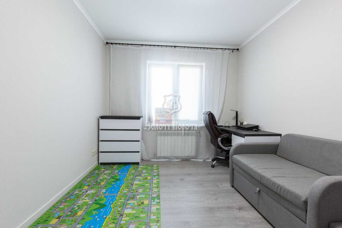 Продаж 3-кімнатної квартири 93.1 м², Урлівська вул., 30