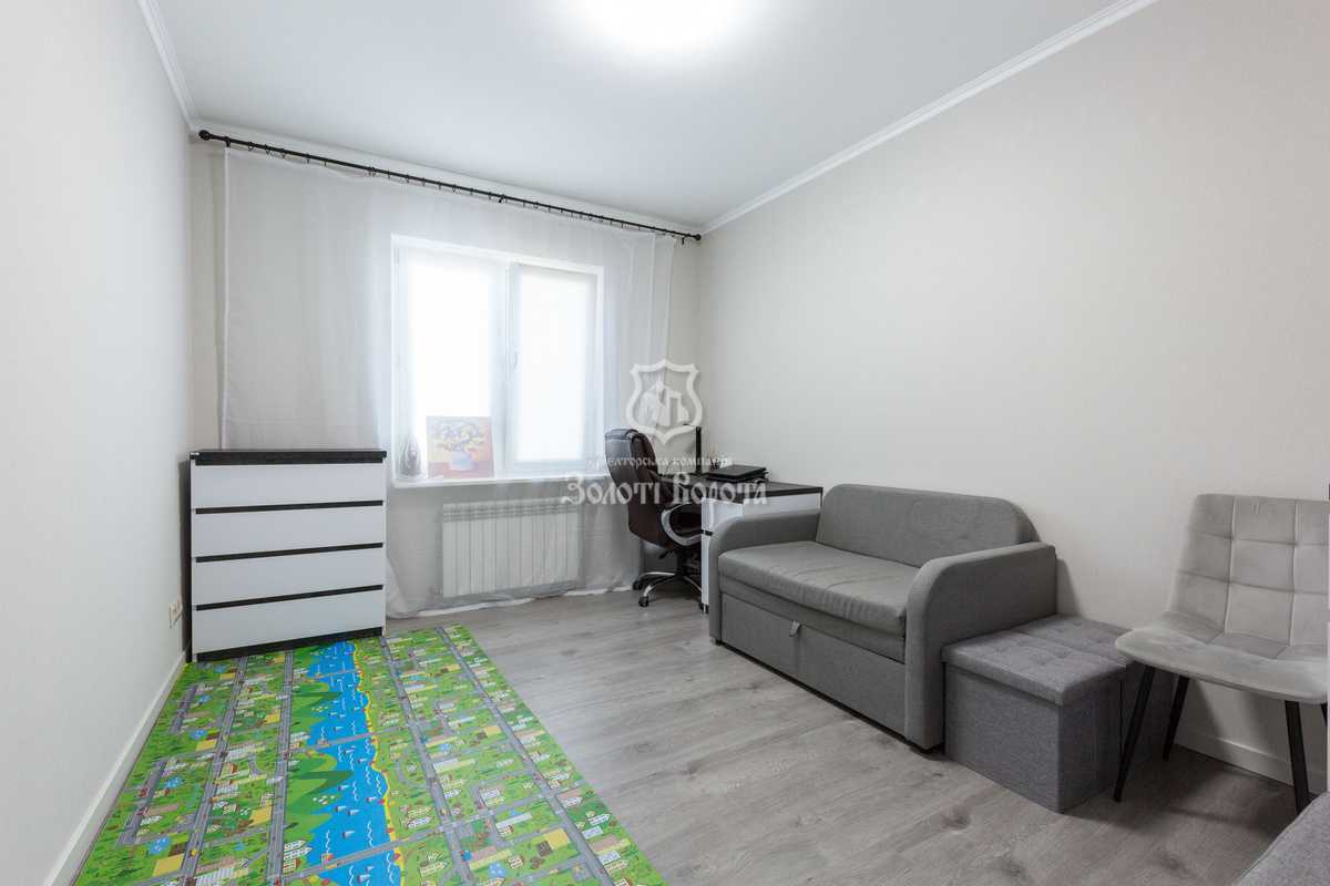 Продаж 3-кімнатної квартири 93.1 м², Урлівська вул., 30