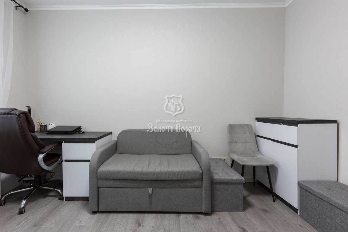 Продаж 3-кімнатної квартири 93.1 м², Урлівська вул., 30