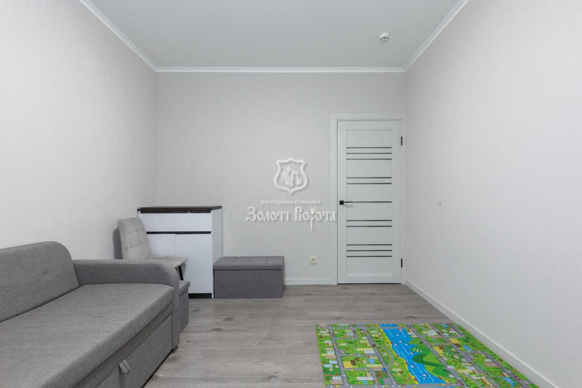 Продаж 3-кімнатної квартири 93.1 м², Урлівська вул., 30