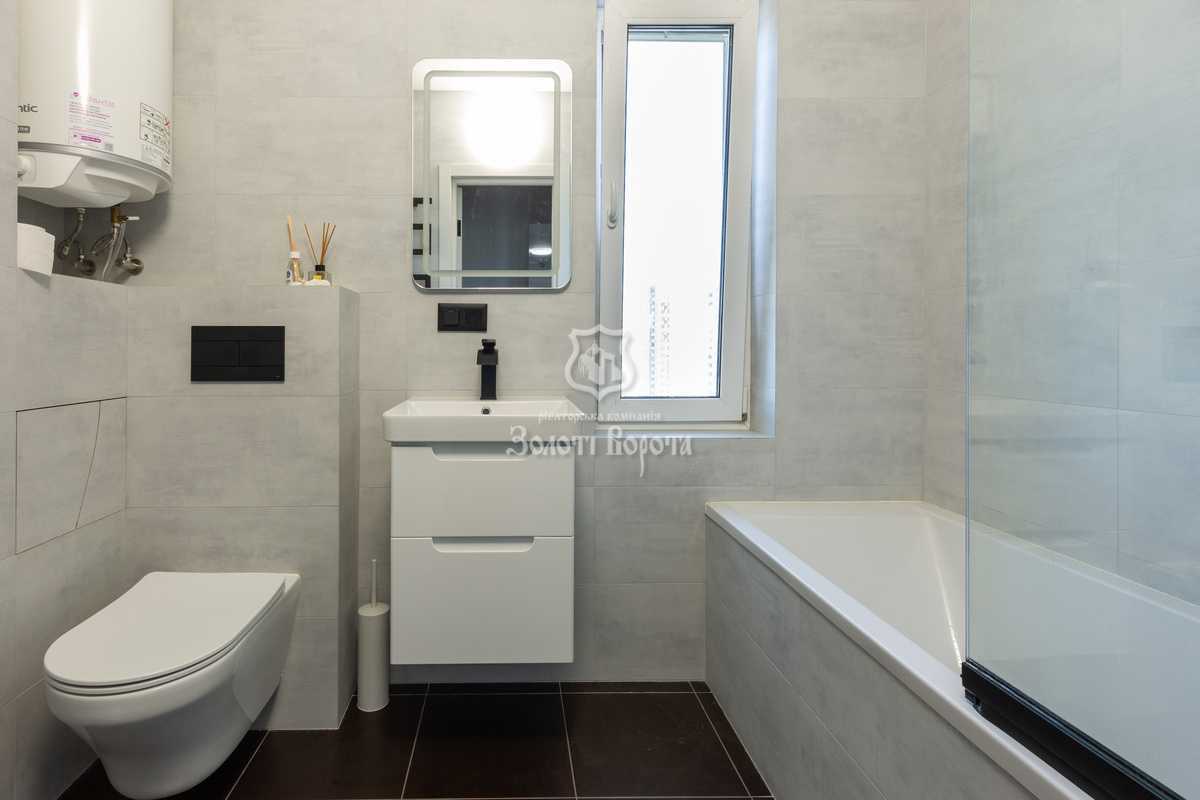 Продаж 3-кімнатної квартири 93.1 м², Урлівська вул., 30