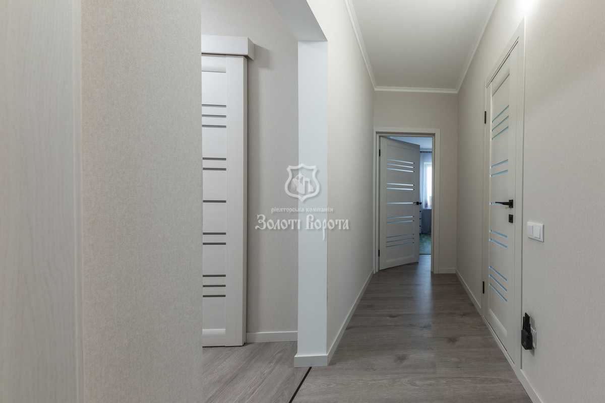 Продаж 3-кімнатної квартири 93.1 м², Урлівська вул., 30