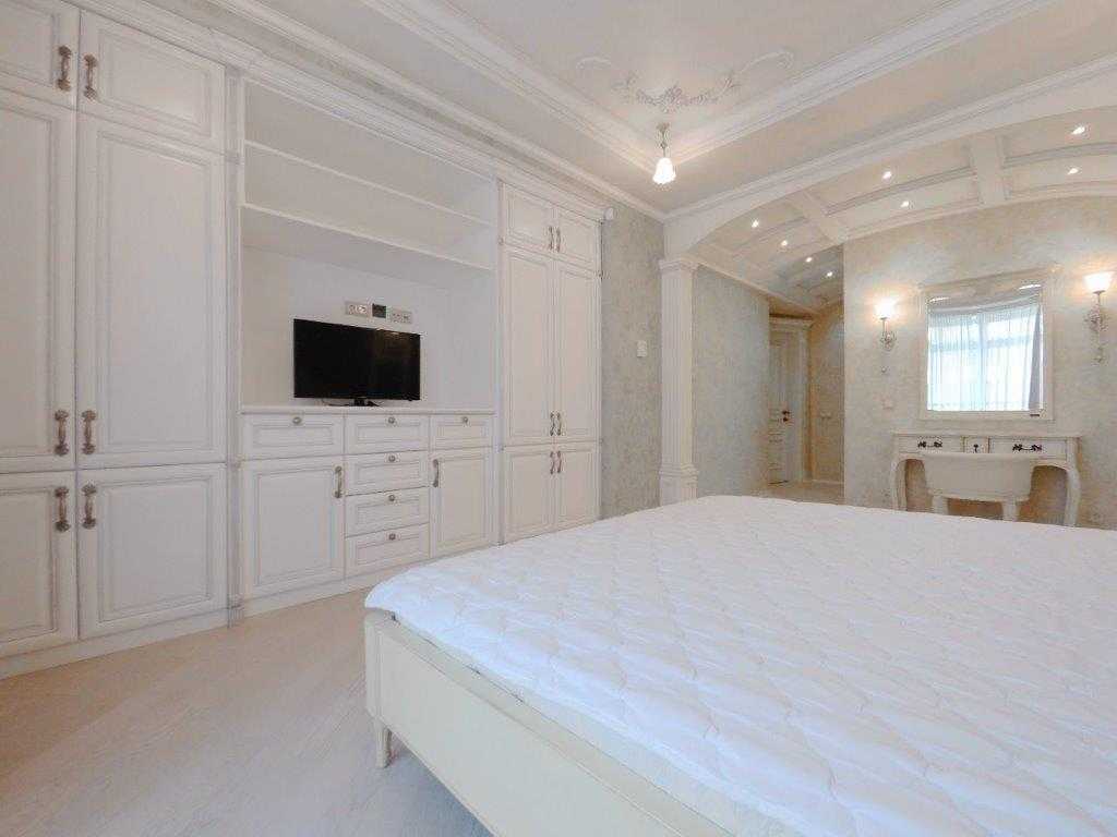 Оренда 4-кімнатної квартири 144.9 м², Інститутська вул., 18