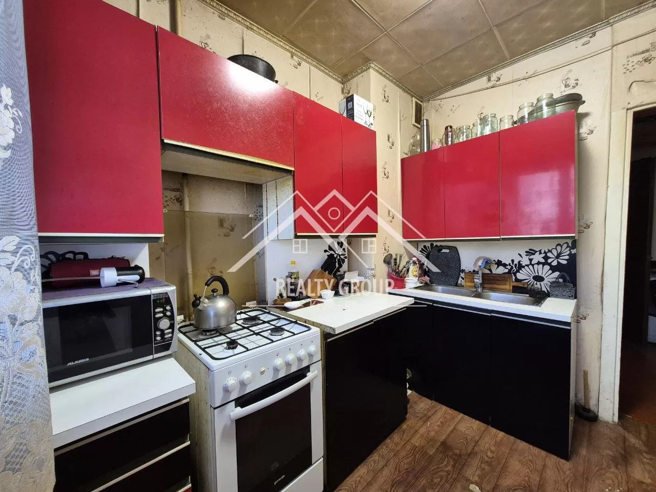 Продажа 2-комнатной квартиры 48 м², Солнечный мркн. ул.