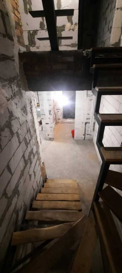 Продаж 5-кімнатної квартири 114 м², Центральна вул., 49