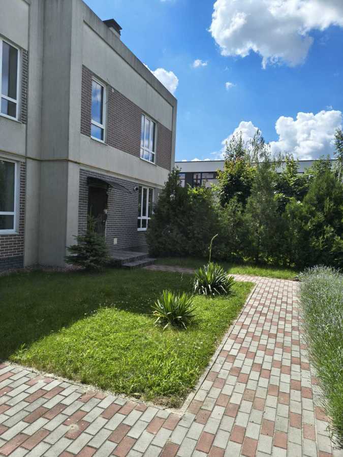 Продаж 5-кімнатної квартири 114 м², Центральна вул., 49