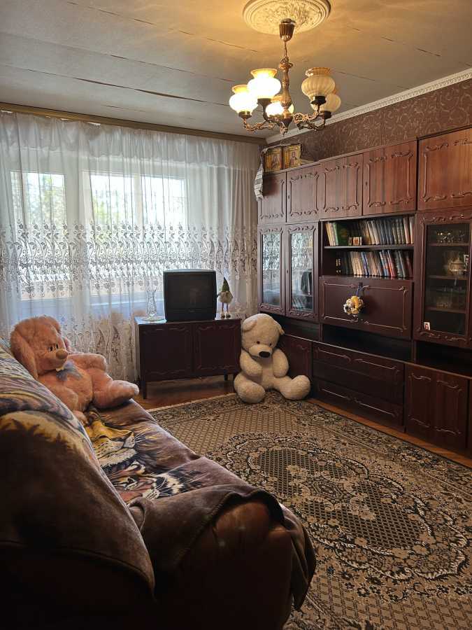 Продаж 3-кімнатної квартири 72 м², Олімпійська, 8а
