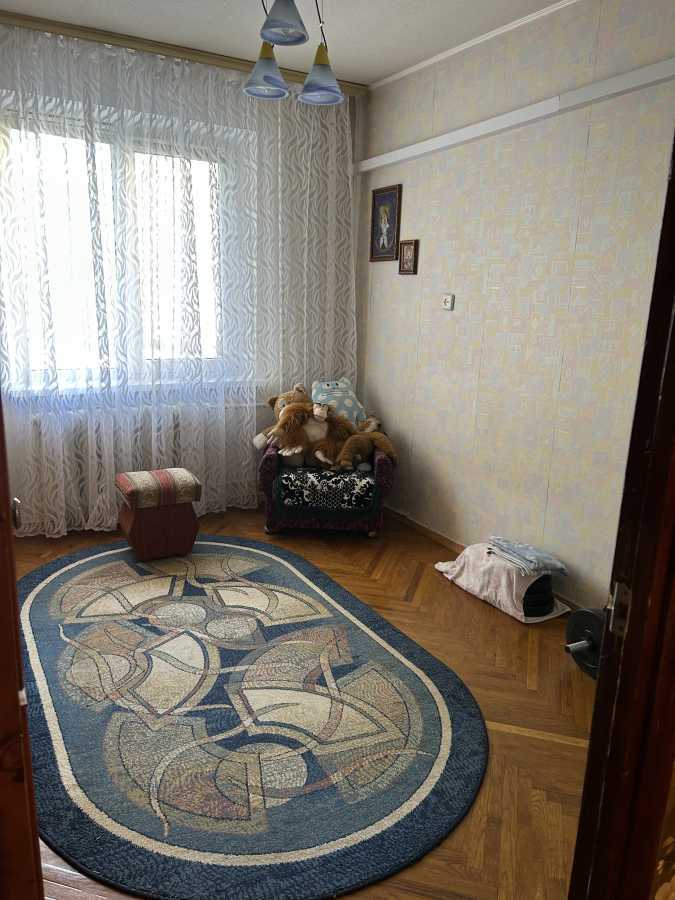 Продаж 3-кімнатної квартири 72 м², Олімпійська, 8а