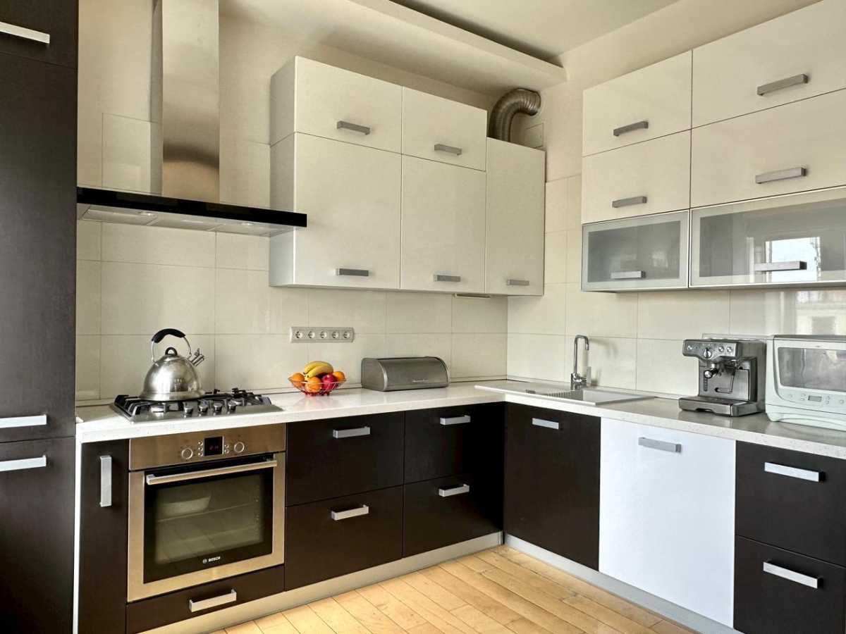 Продаж 3-кімнатної квартири 93.6 м², Князів Острозьких, 5/2Б
