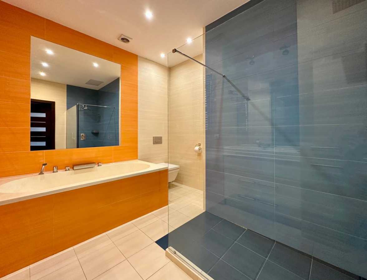 Продаж 3-кімнатної квартири 93.6 м², Князів Острозьких, 5/2Б