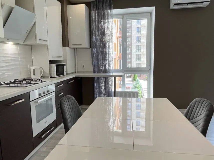 Оренда 1-кімнатної квартири 38 м², Василя Жуковського вул.
