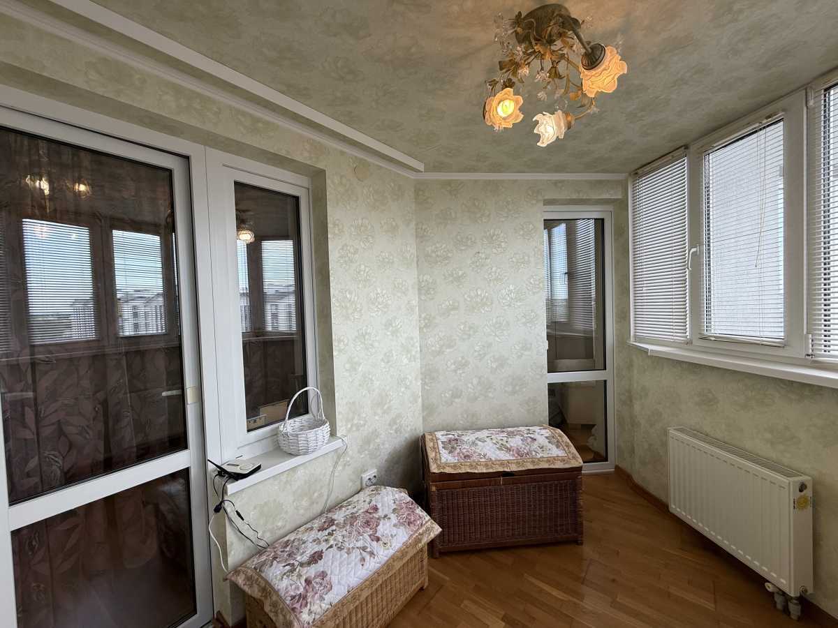 Продаж 1-кімнатної квартири 49 м², Теплична вул., 38