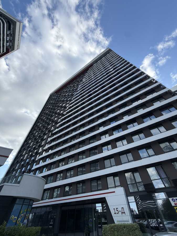 Продажа 2-комнатной квартиры 75.8 м², Днепровская наб.