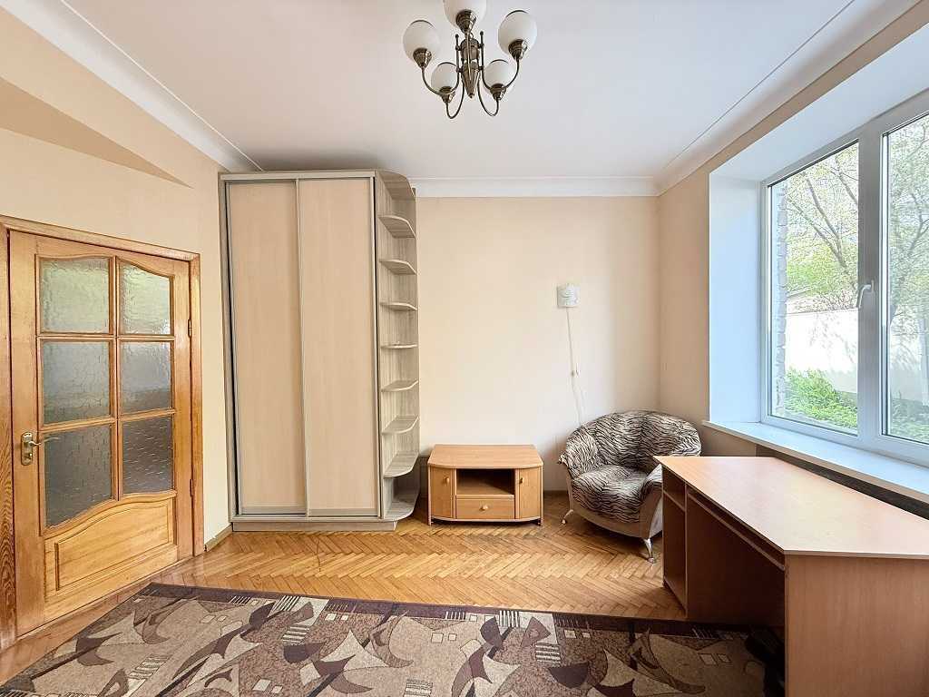 Продаж 2-кімнатної квартири 43 м², Монтажників вул., 53