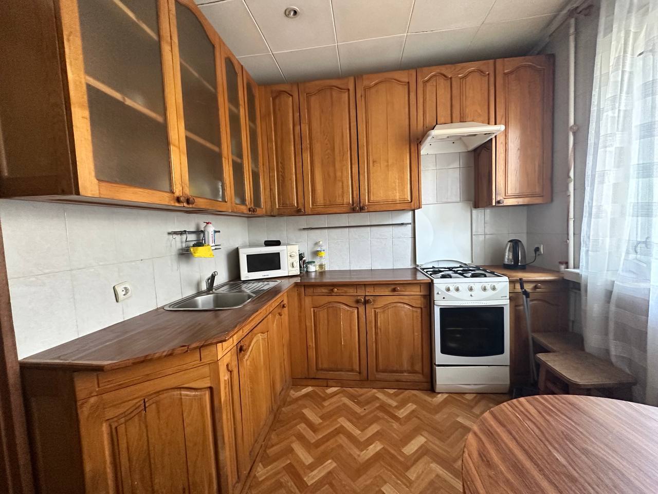 Оренда 1-кімнатної квартири 30 м², Івана Микитенка вул.