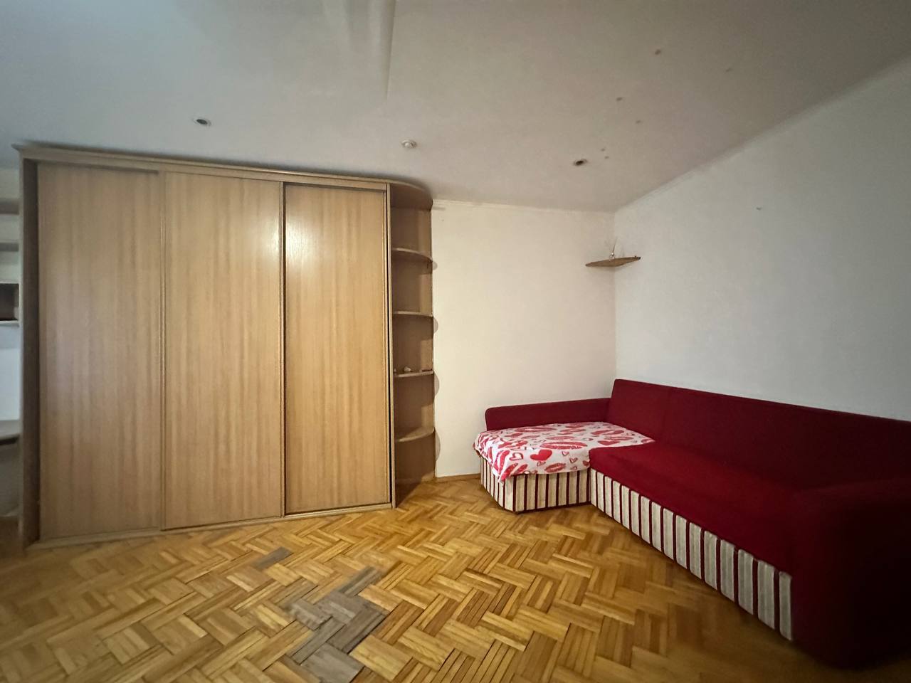Оренда 1-кімнатної квартири 30 м², Івана Микитенка вул.