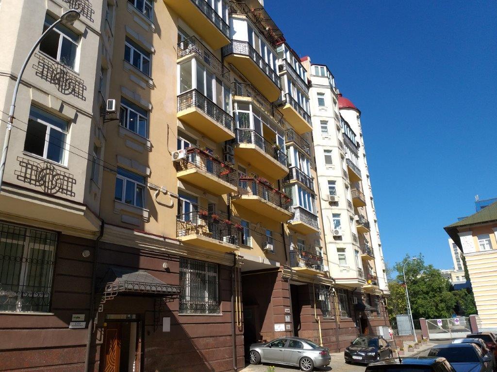 Оренда офісу на Подолі поруч з метро  "Контрактова площа" (105 м2)