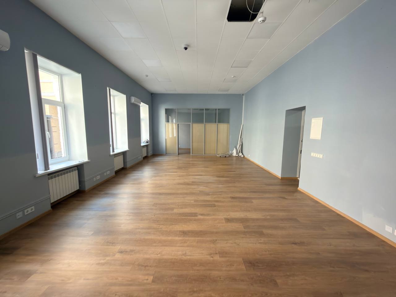 Оренда офісу 300 м², Михайла Грушевського вул.
