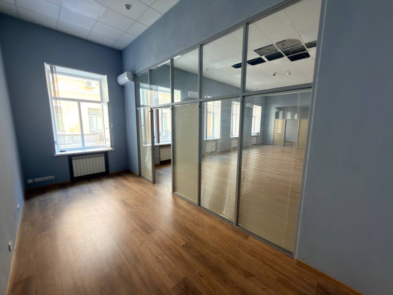 Оренда офісу 300 м², Михайла Грушевського вул.