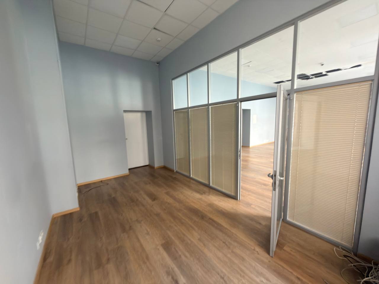Оренда офісу 300 м², Михайла Грушевського вул.