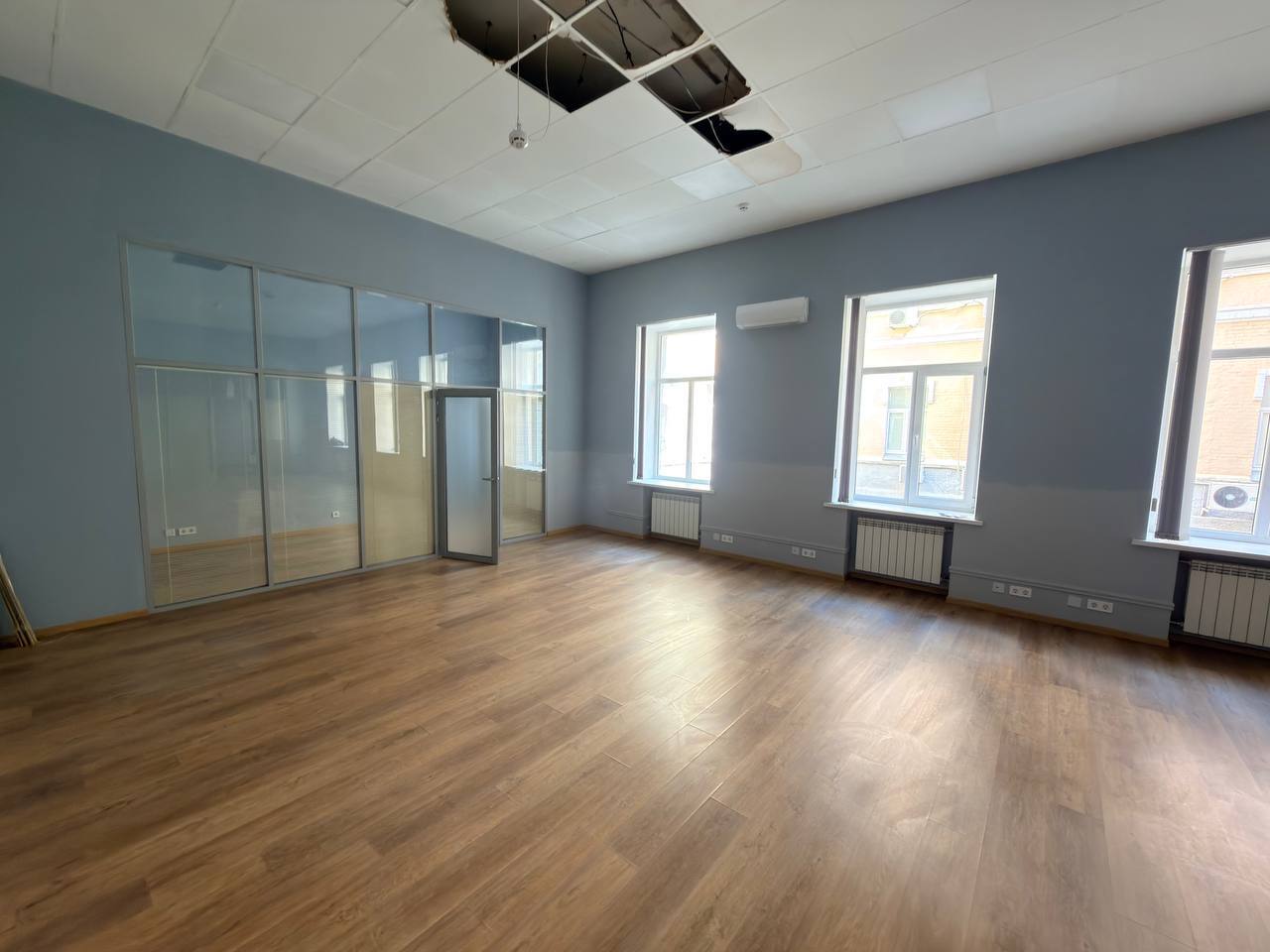 Оренда офісу 300 м², Михайла Грушевського вул.