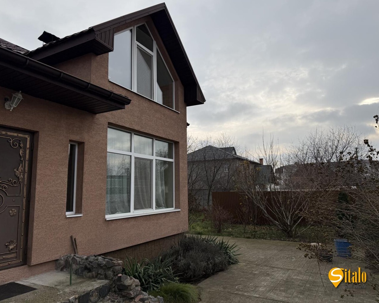 Продаж будинку 222 м²