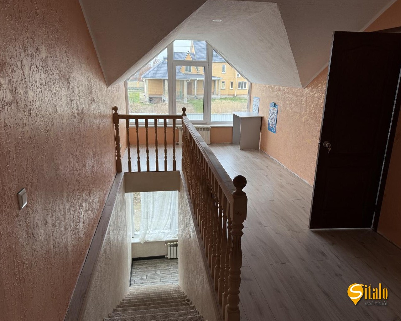 Продаж будинку 222 м²