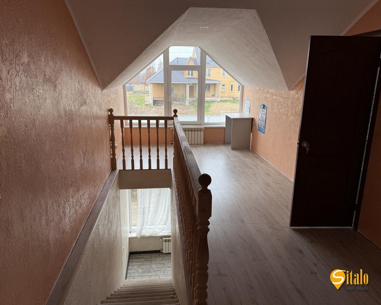 Продаж будинку 222 м²