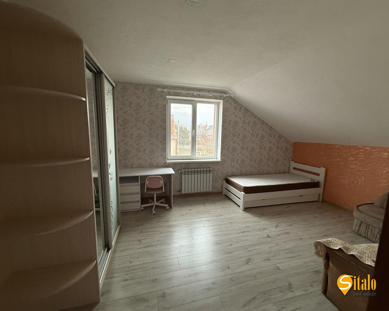 Продаж будинку 222 м²
