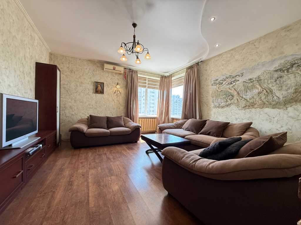 Продажа 2-комнатной квартиры 76.1 м², Урловская ул., 4А