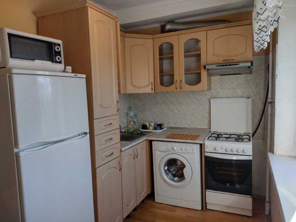 Продаж 2-кімнатної квартири 45 м², Братиславська вул., 18