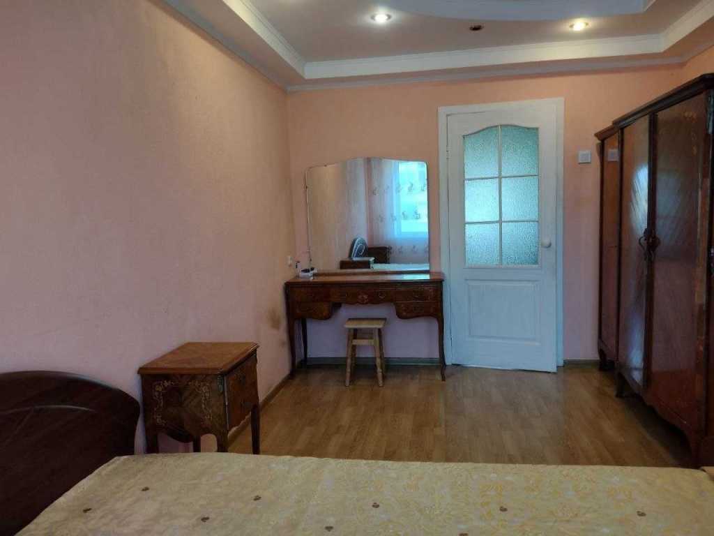 Продаж 2-кімнатної квартири 45 м², Братиславська вул., 18