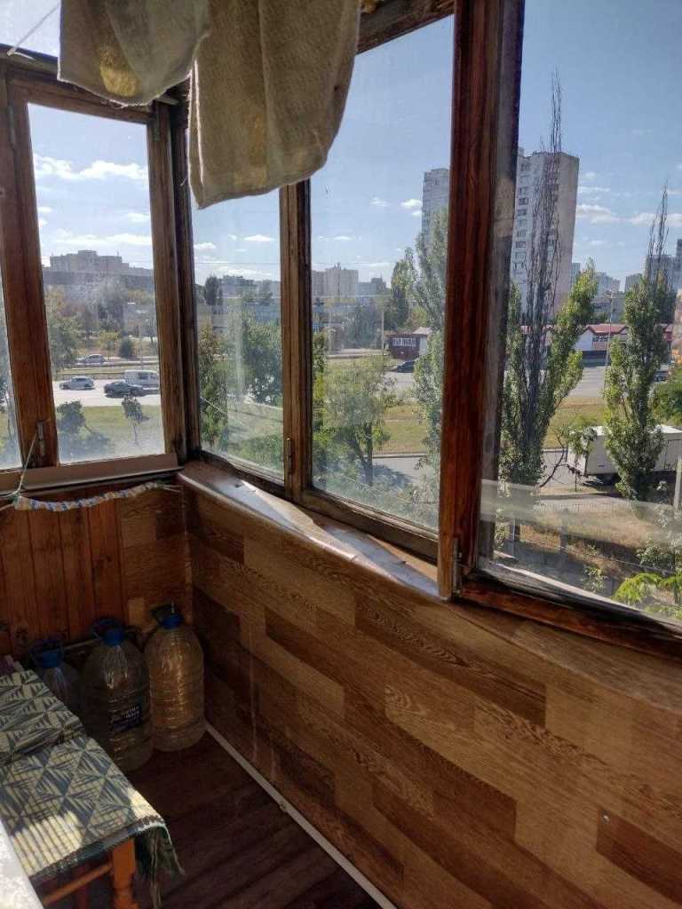 Продаж 2-кімнатної квартири 45 м², Братиславська вул., 18