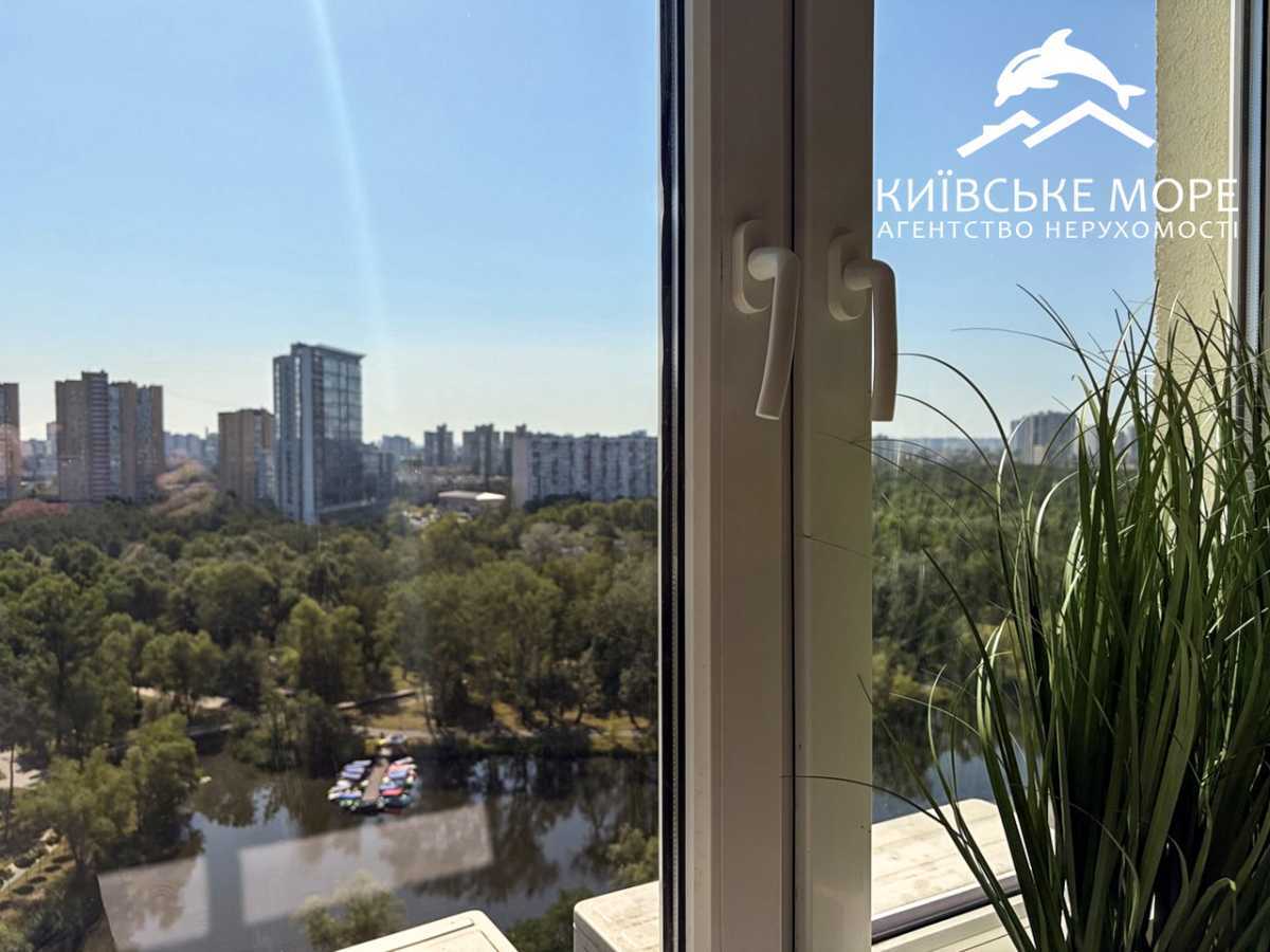 Продажа 2-комнатной квартиры 76 м², Воскресенская ул., 14Д