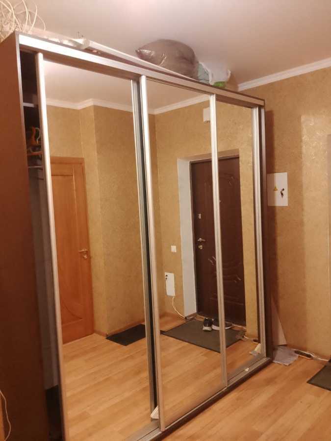 Продаж 2-кімнатної квартири 61 м², Олевська вул., 5