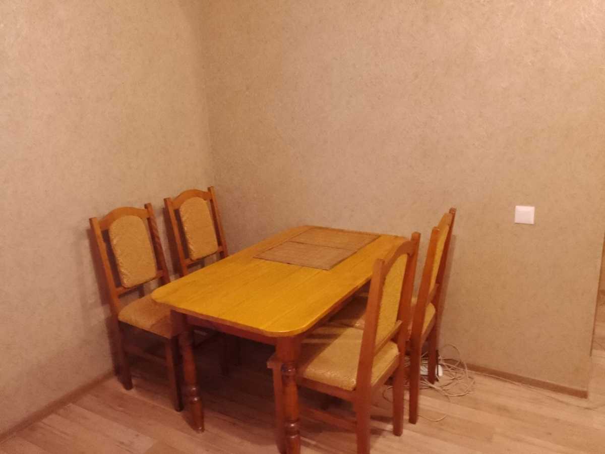 Продаж 2-кімнатної квартири 61 м², Олевська вул., 5